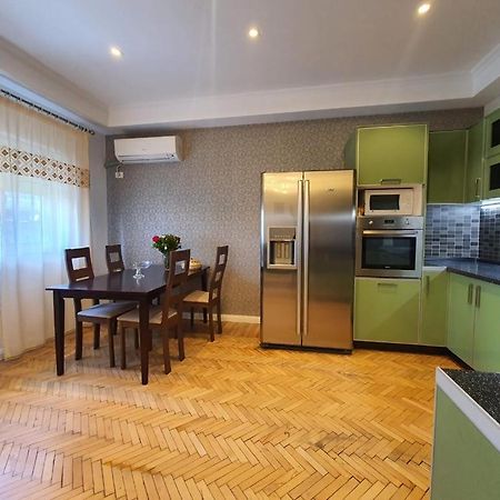 Noemi Apartment Tirana Buitenkant foto