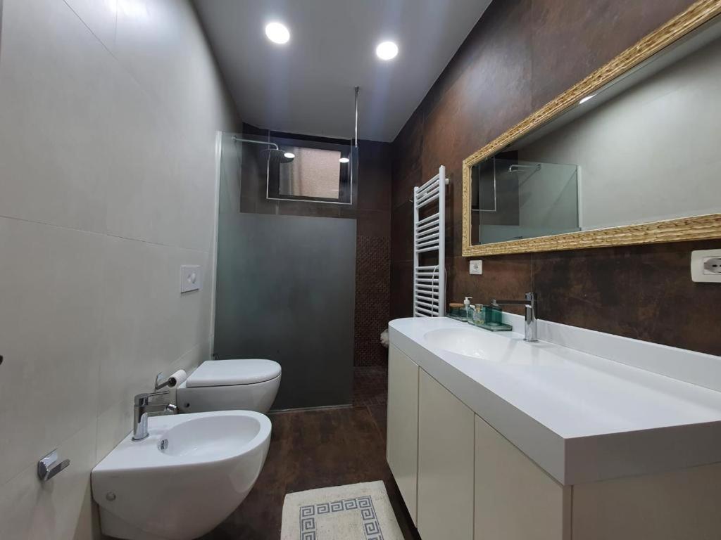 Noemi Apartment Tirana Buitenkant foto